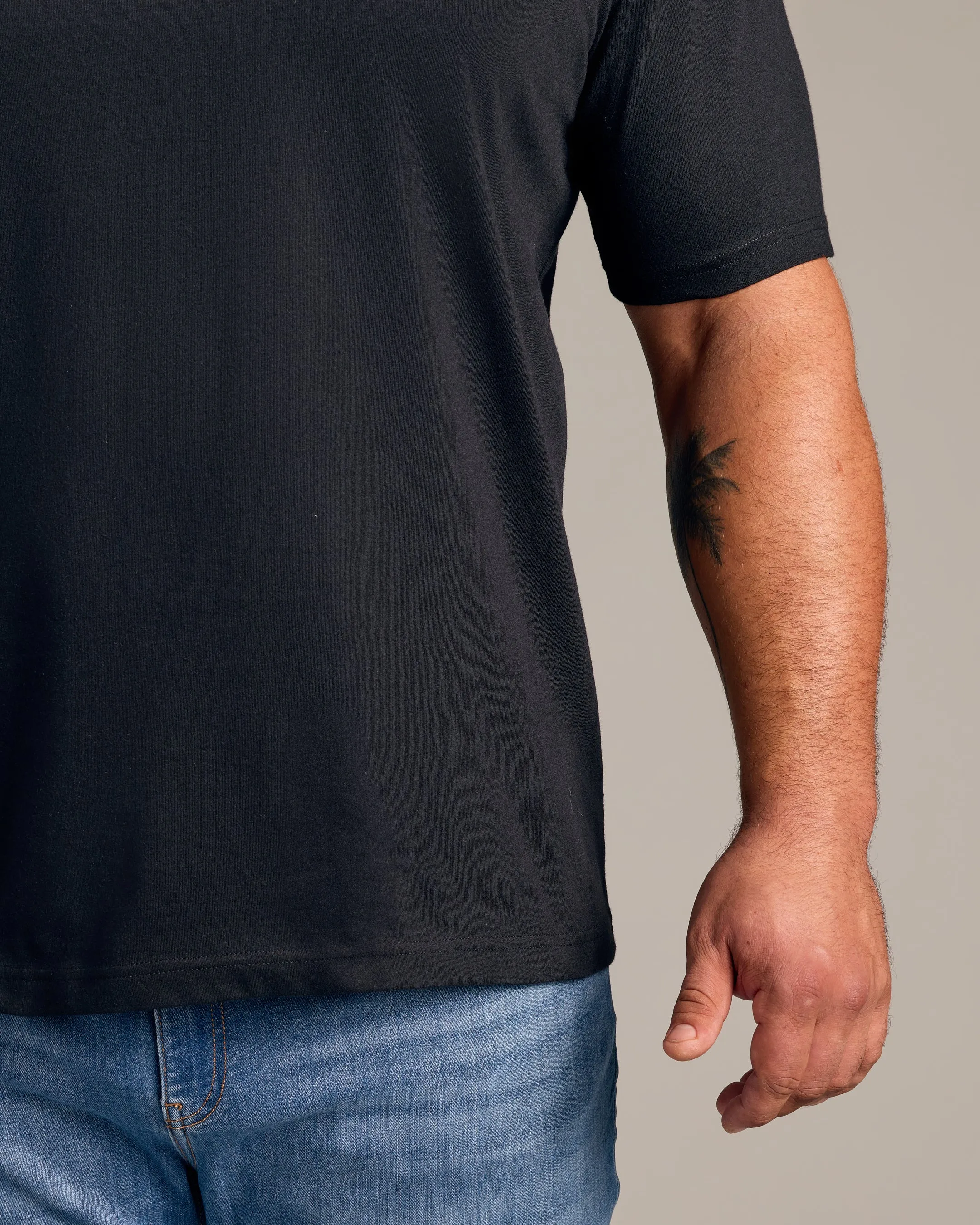Black Short Sleeve Crew Neck Tee