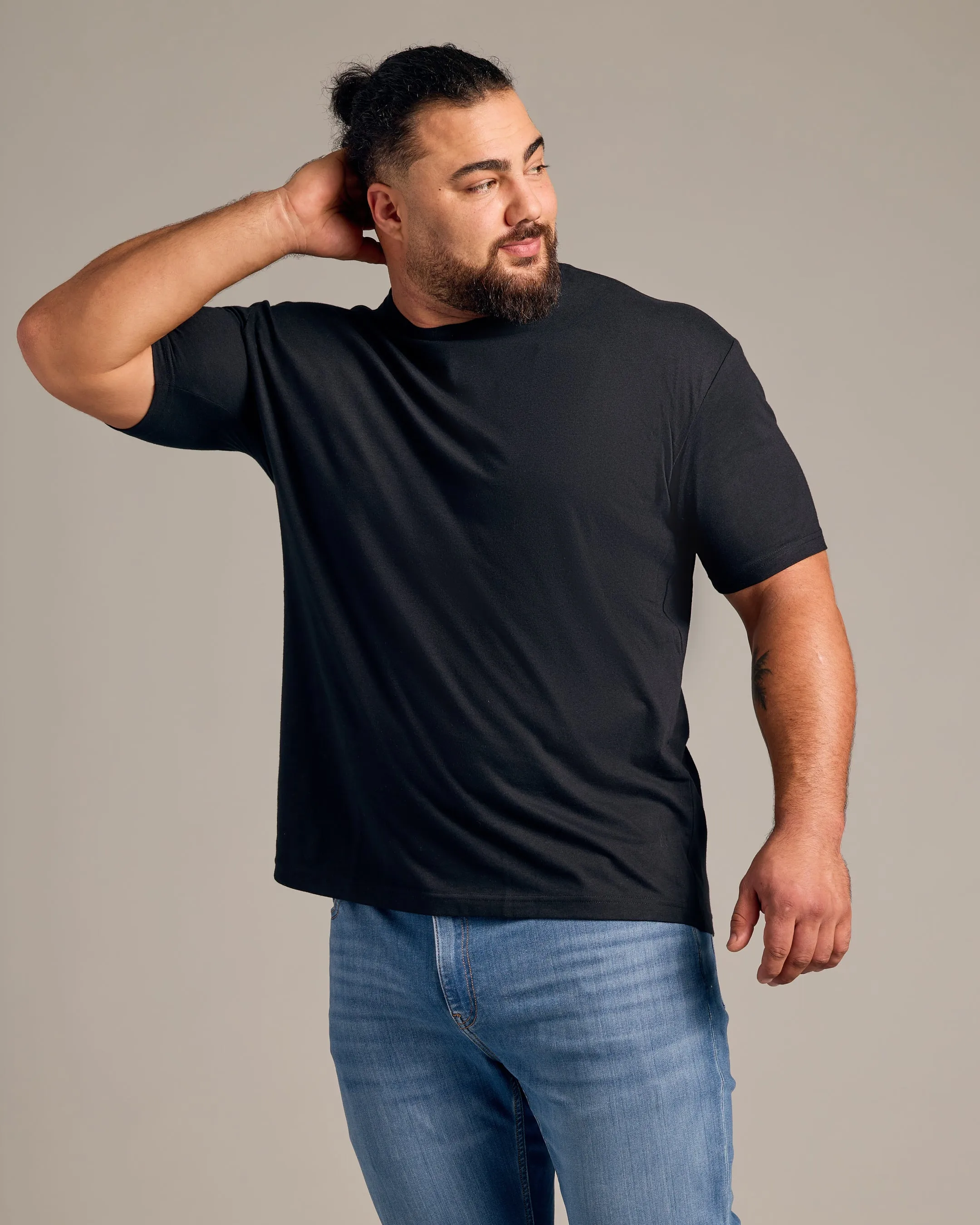Black Short Sleeve Crew Neck Tee