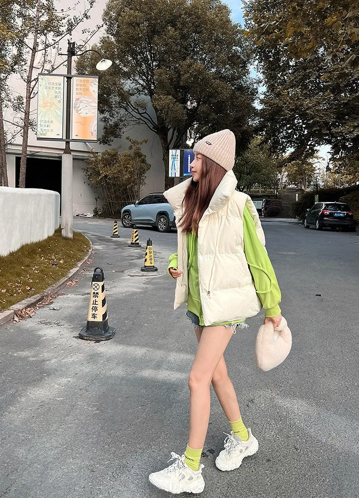 Cozy Solid Puffer Vest with High Collar and Pockets