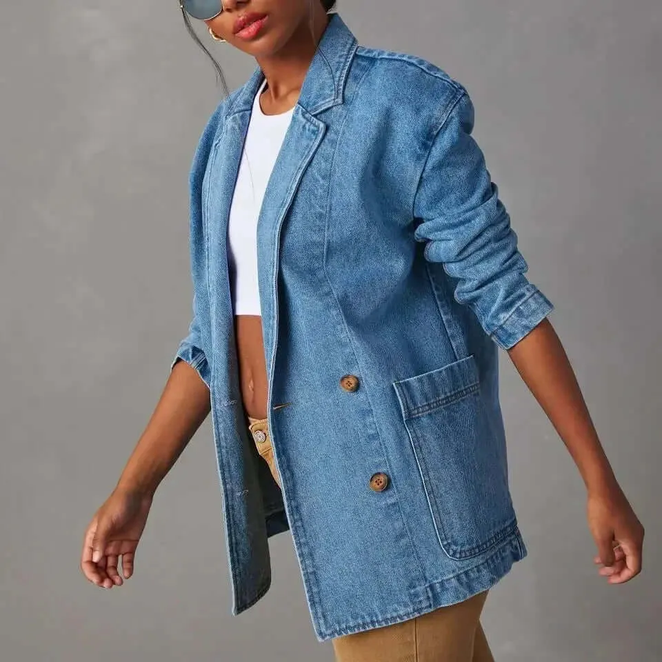 Denim blazer with button pockets and loose fit