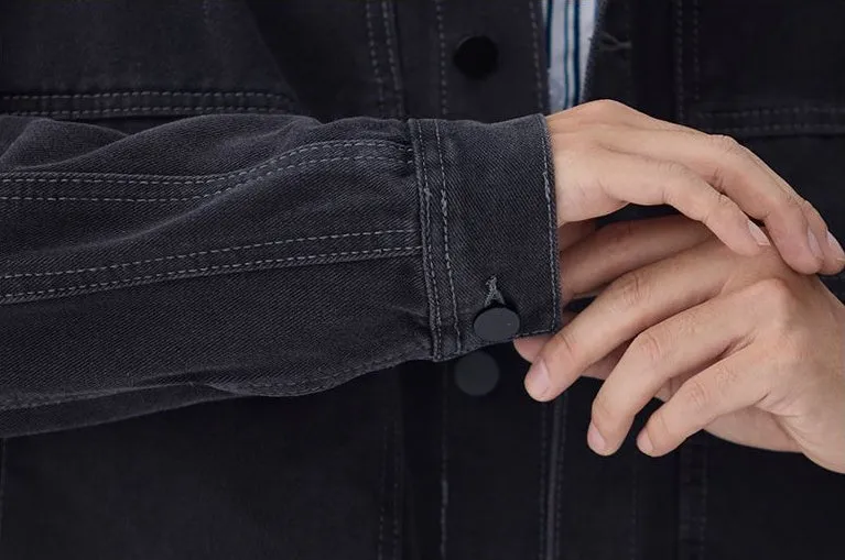 Double Stitched Solid Color Denim Trucker Jacket for Men with Cargo Style