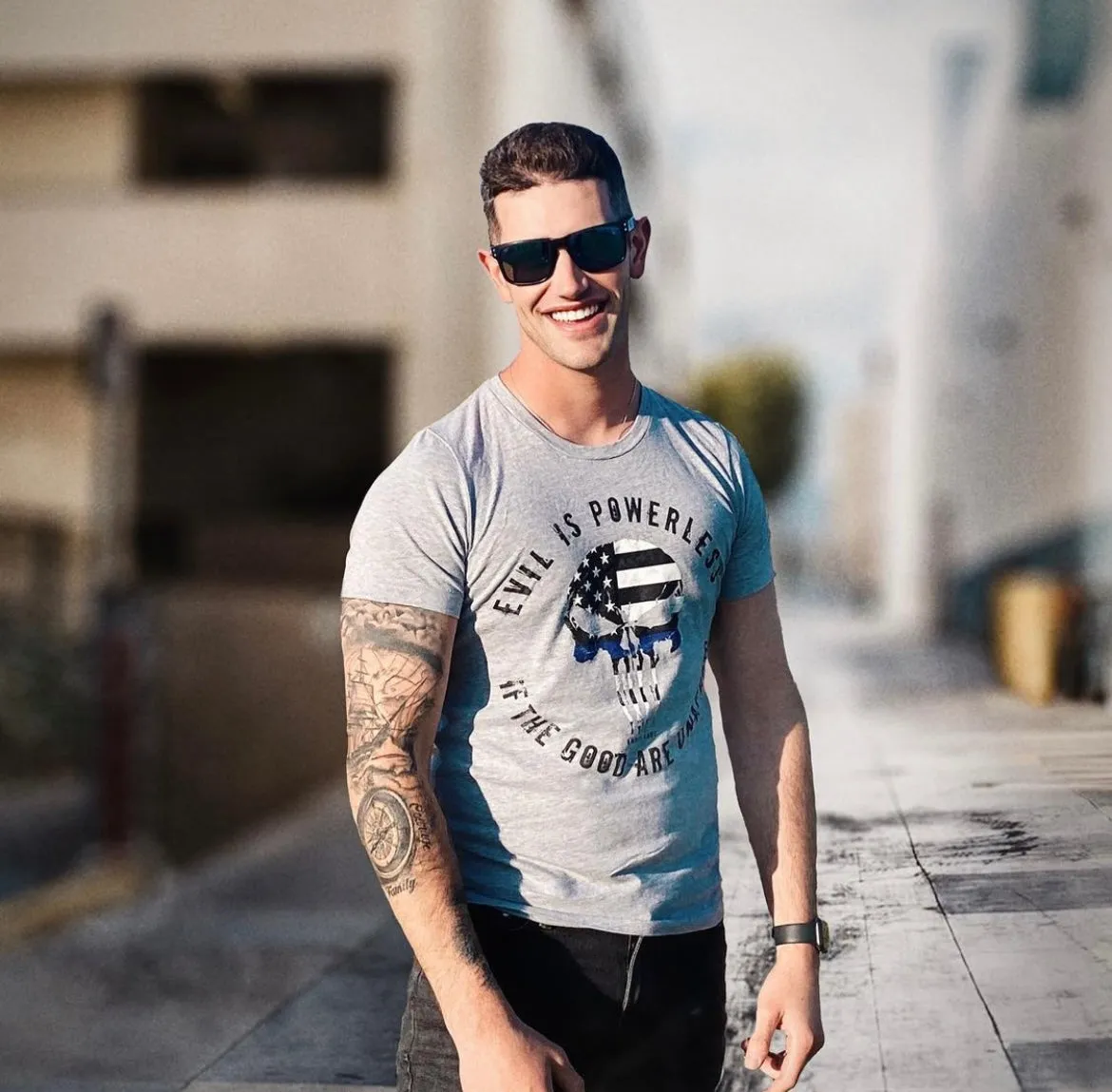 Evil Is Powerless If The Good Are Unafraid © Unisex T-Shirt