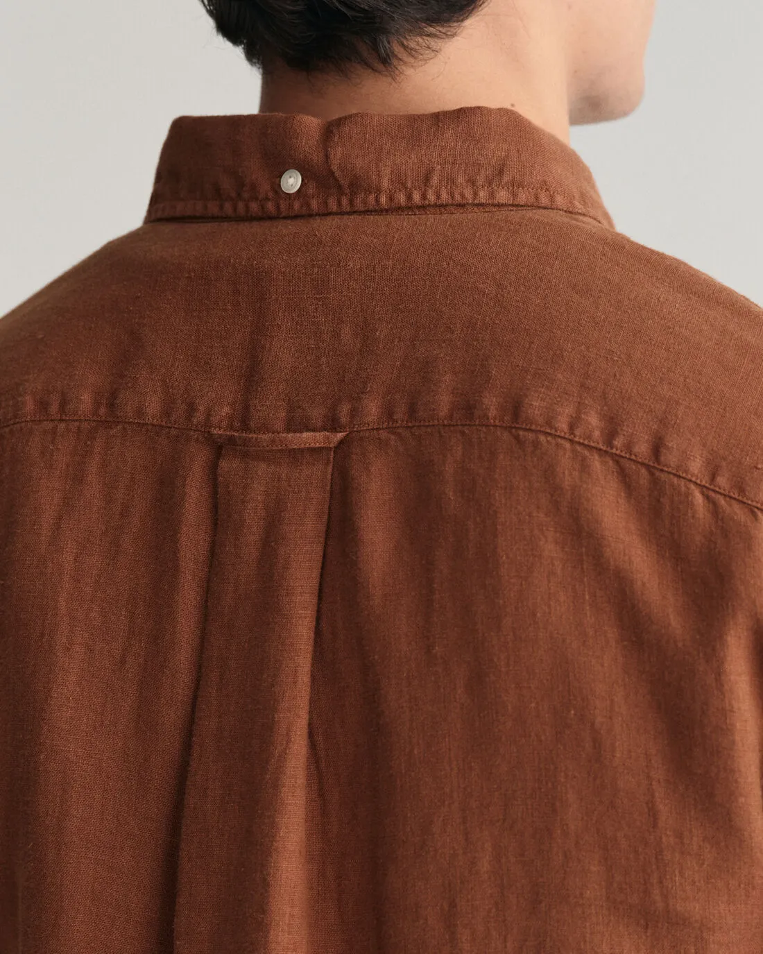 Gant Men Brown Regular Fit Solid Linen Shirt