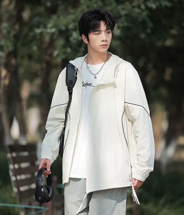 Hooded Graphic Print Windbreaker for Men with Zip Pocket