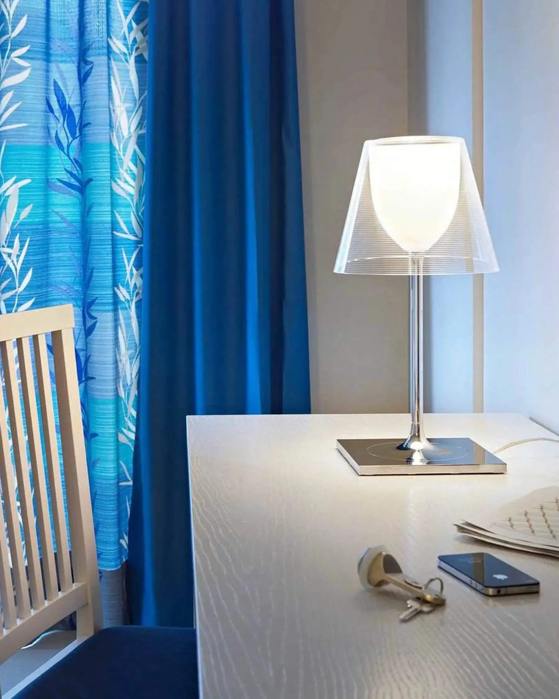 KTribe T2 - Table Lamp