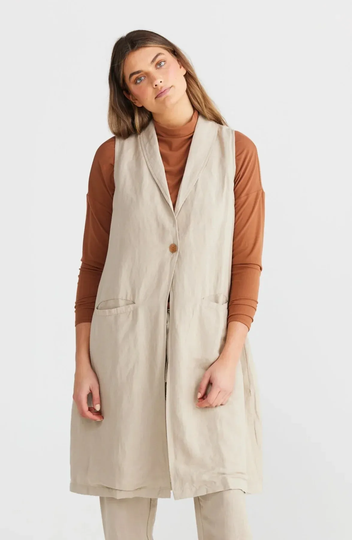 Leonardo Vest
