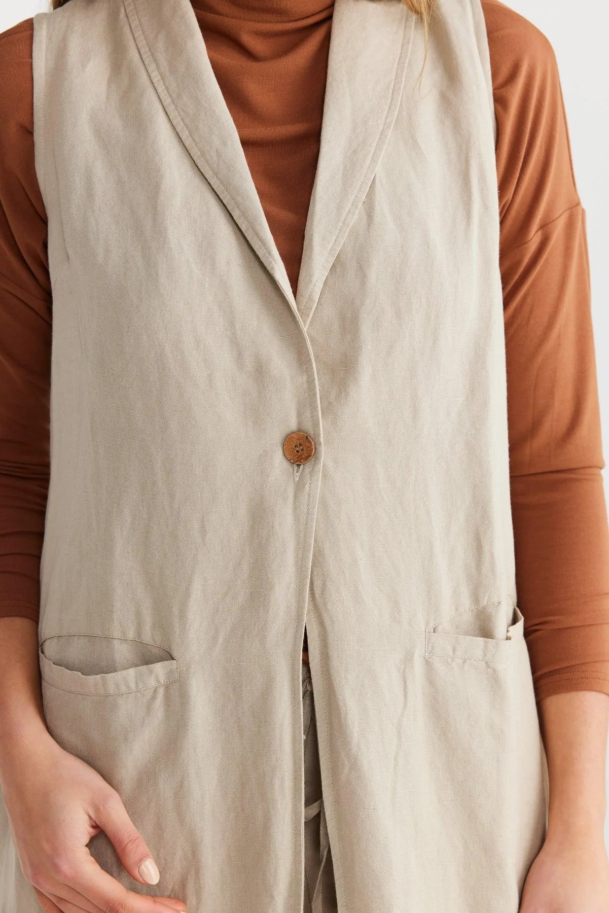 Leonardo Vest