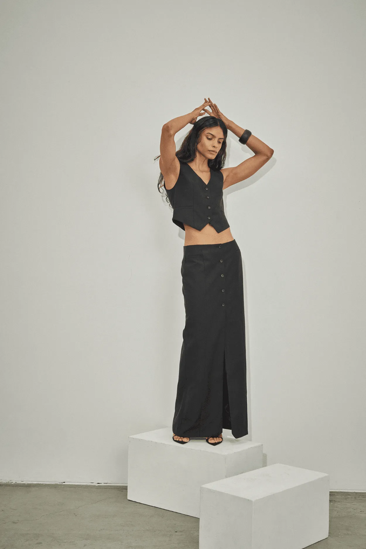 METROPOLIS TAILORED MAXI SKIRT | BLACK