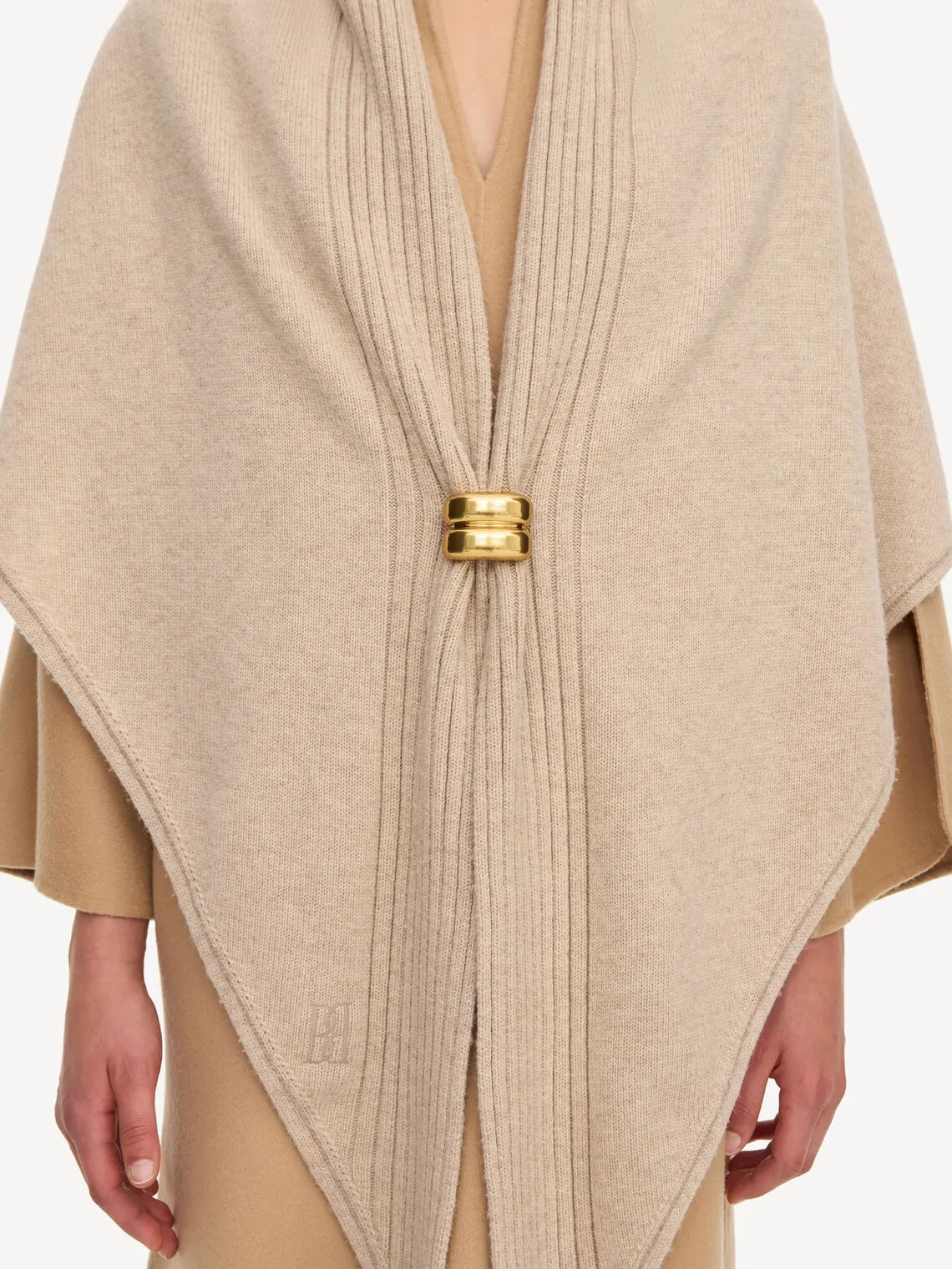 Ouna  Brooch- Gold