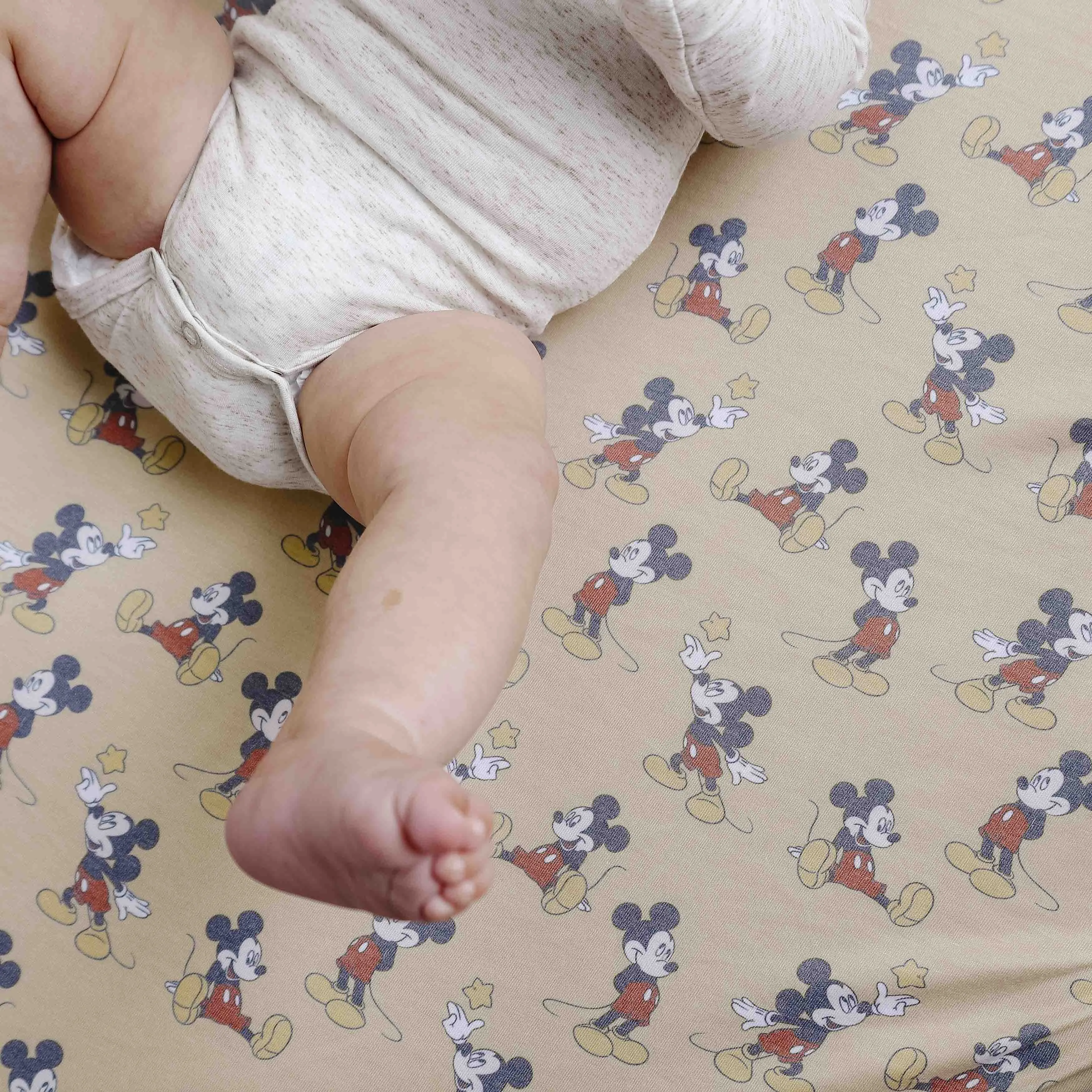 Premium Knit Fitted Crib Sheet - Mickey Mouse
