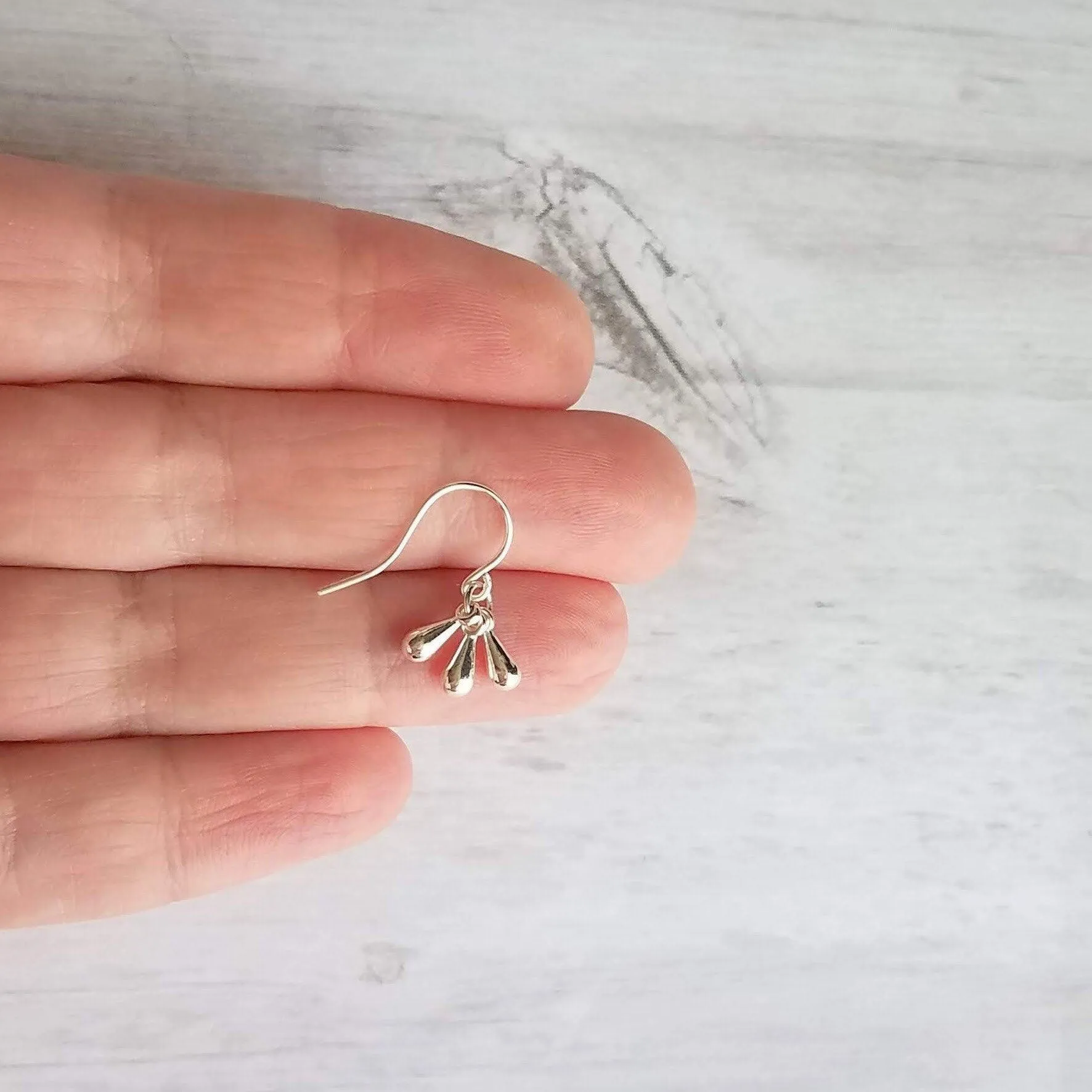Silver Drop Earrings, tiny teardrop earring, 3 drop earring, small drop earring, little teardrop earring, silver teardrop earring small hook