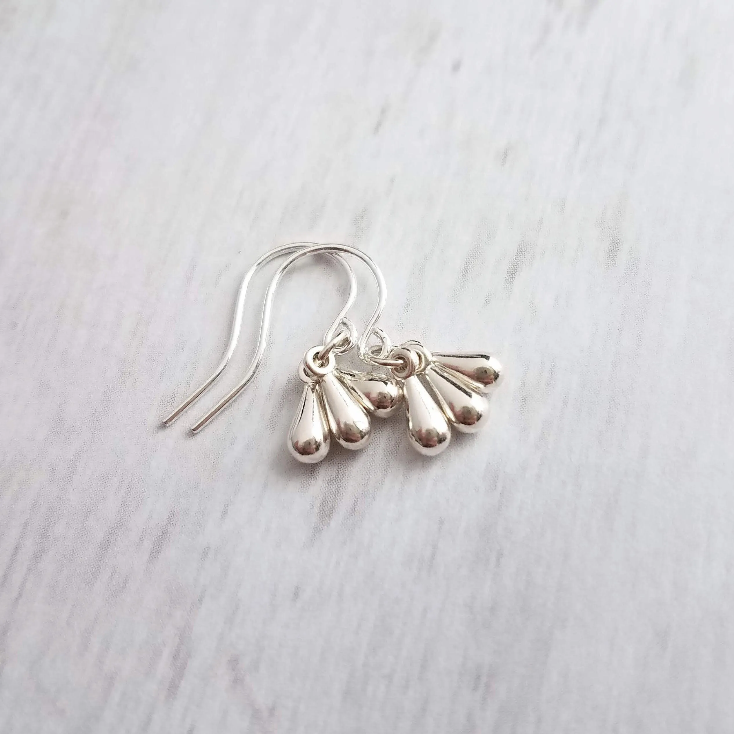 Silver Drop Earrings, tiny teardrop earring, 3 drop earring, small drop earring, little teardrop earring, silver teardrop earring small hook
