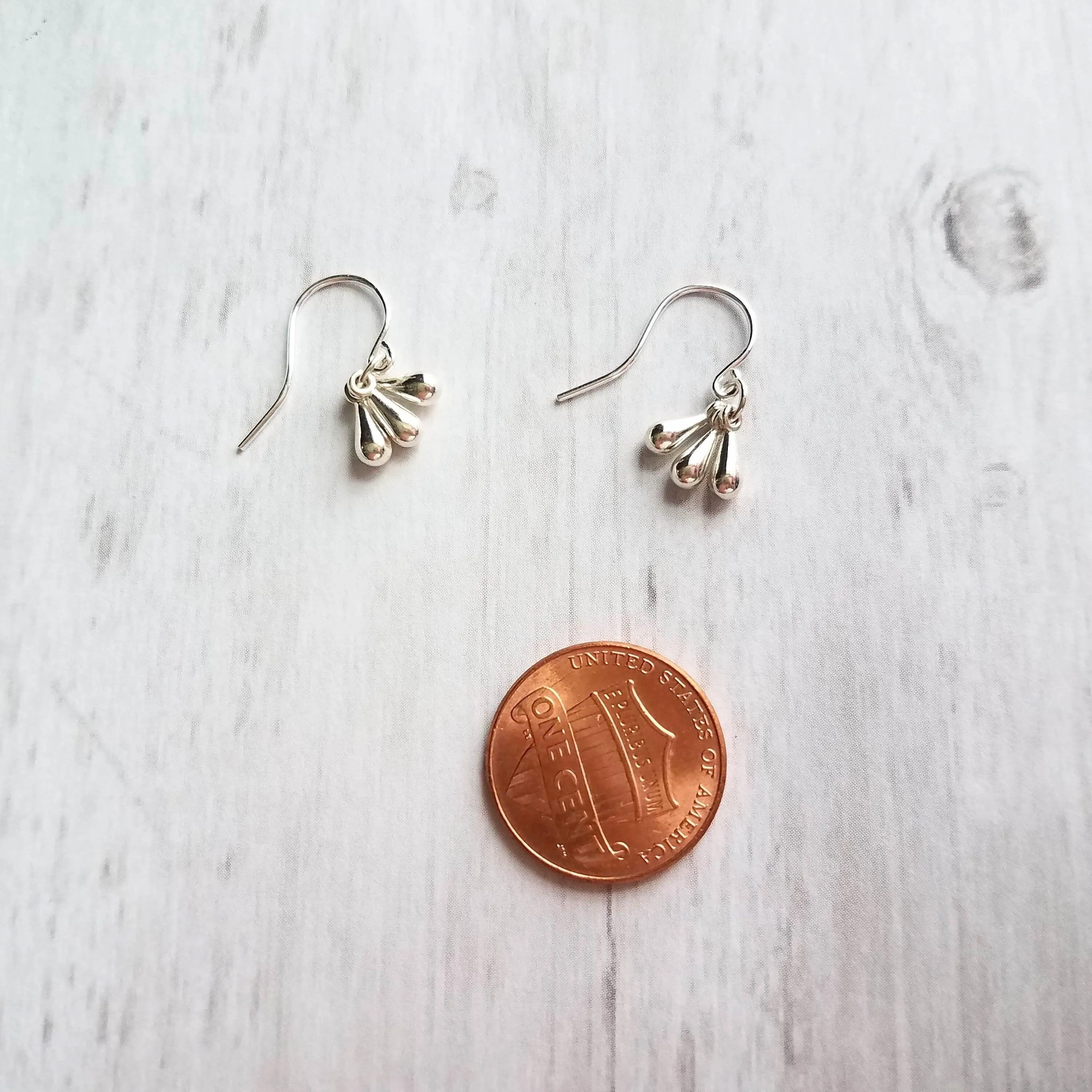 Silver Drop Earrings, tiny teardrop earring, 3 drop earring, small drop earring, little teardrop earring, silver teardrop earring small hook