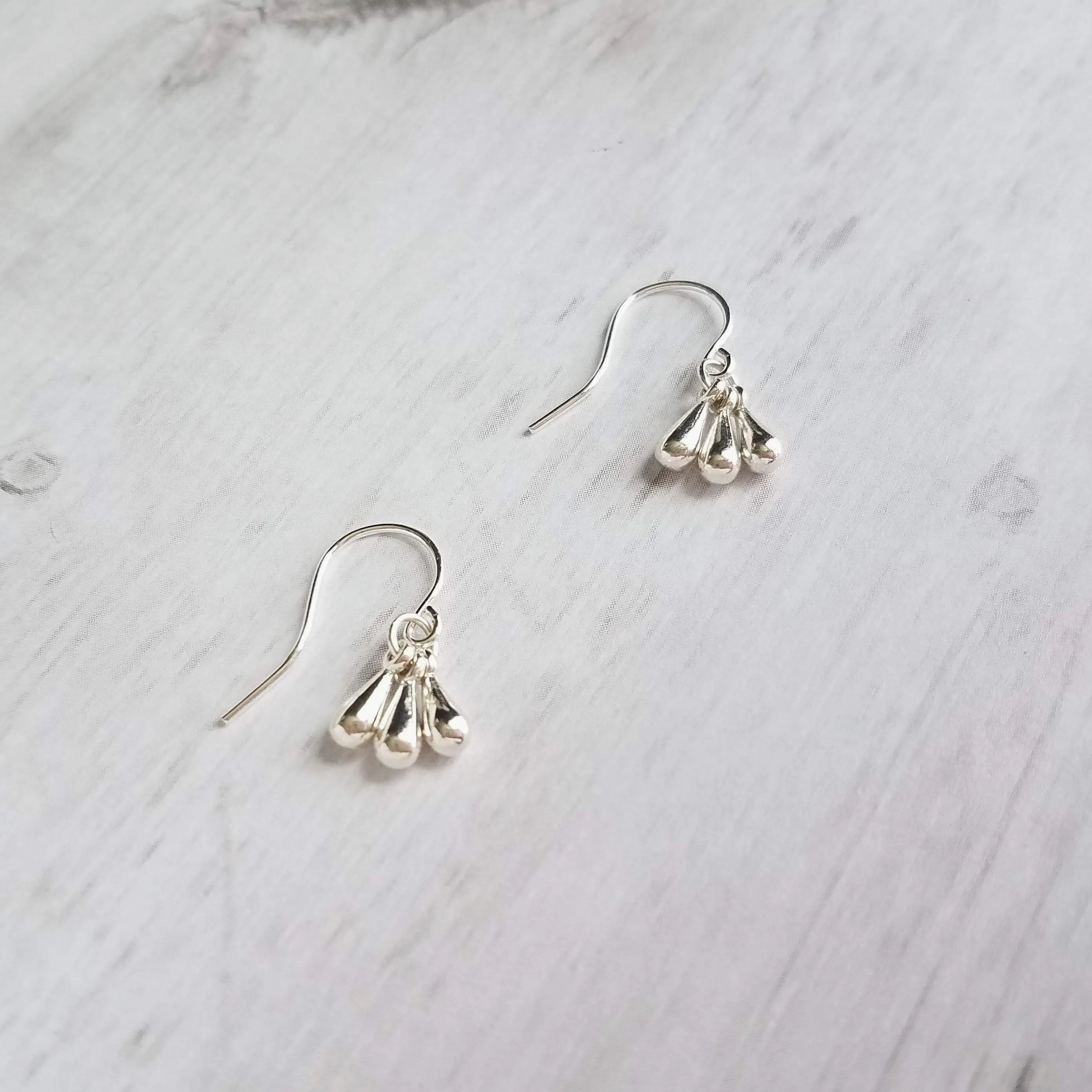 Silver Drop Earrings, tiny teardrop earring, 3 drop earring, small drop earring, little teardrop earring, silver teardrop earring small hook
