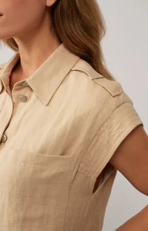 Sleeveless shirt jacket with buttons and chest pockets