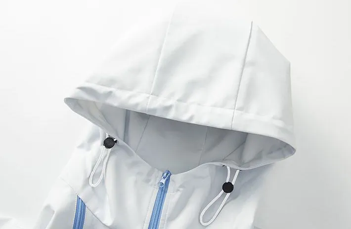 Stylish Hooded Raincoat Featuring a Relaxed-fit and Zippered Pocket