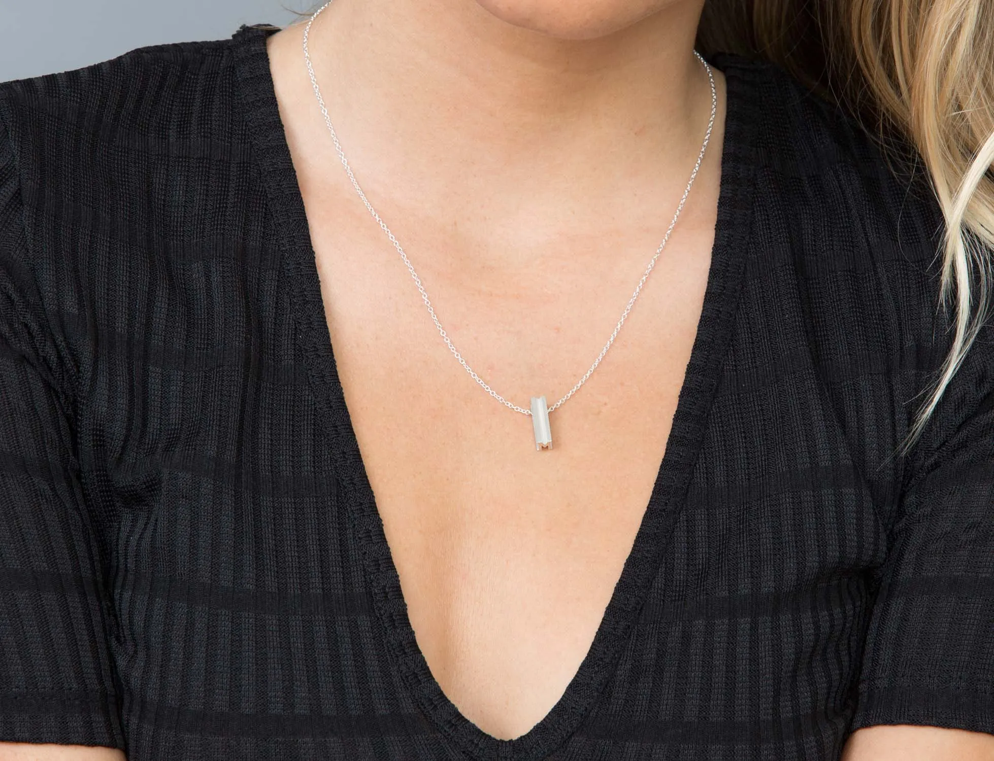 T - Short Pendant Necklace