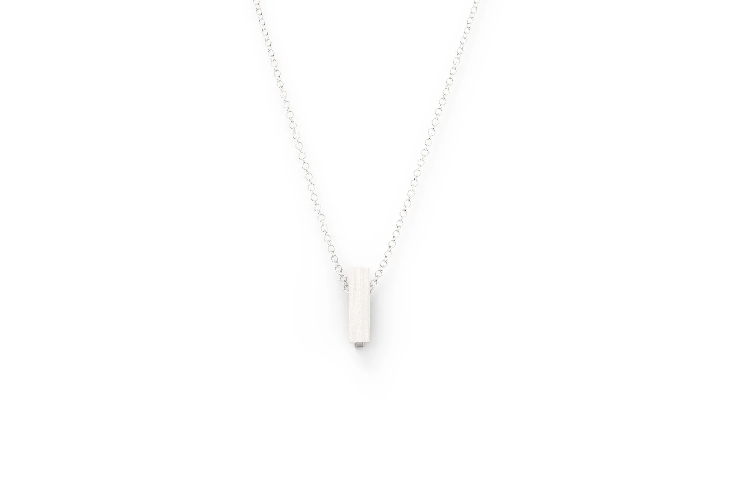 T - Short Pendant Necklace
