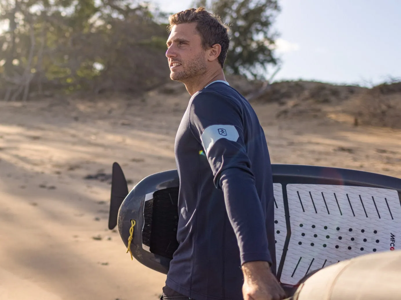 The Kanaha Hydrophobic Shirt for Men - Red (White Rock)