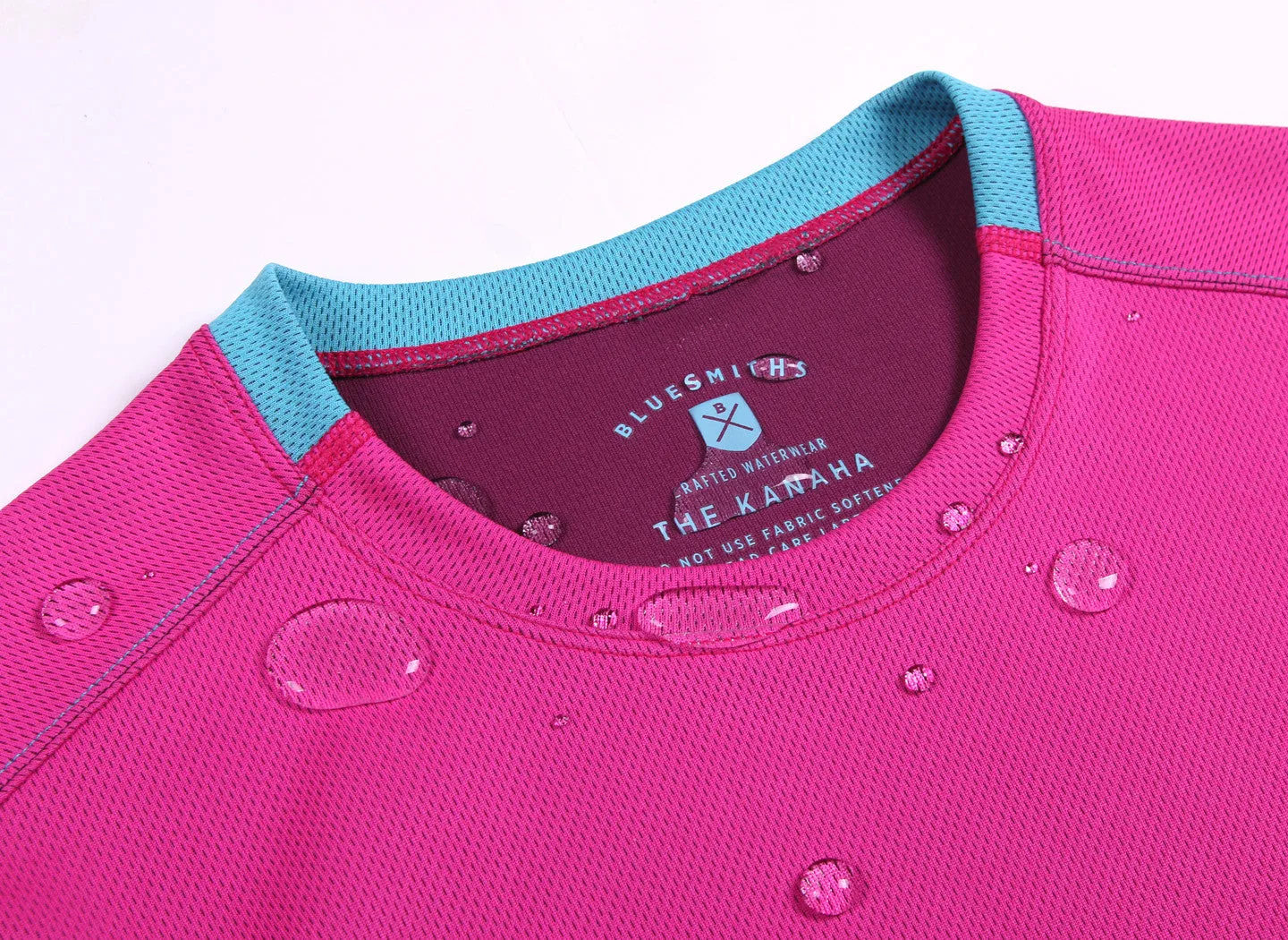 The Kanaha Hydrophobic Shirt for Women - Black (Hibiscus Pink)