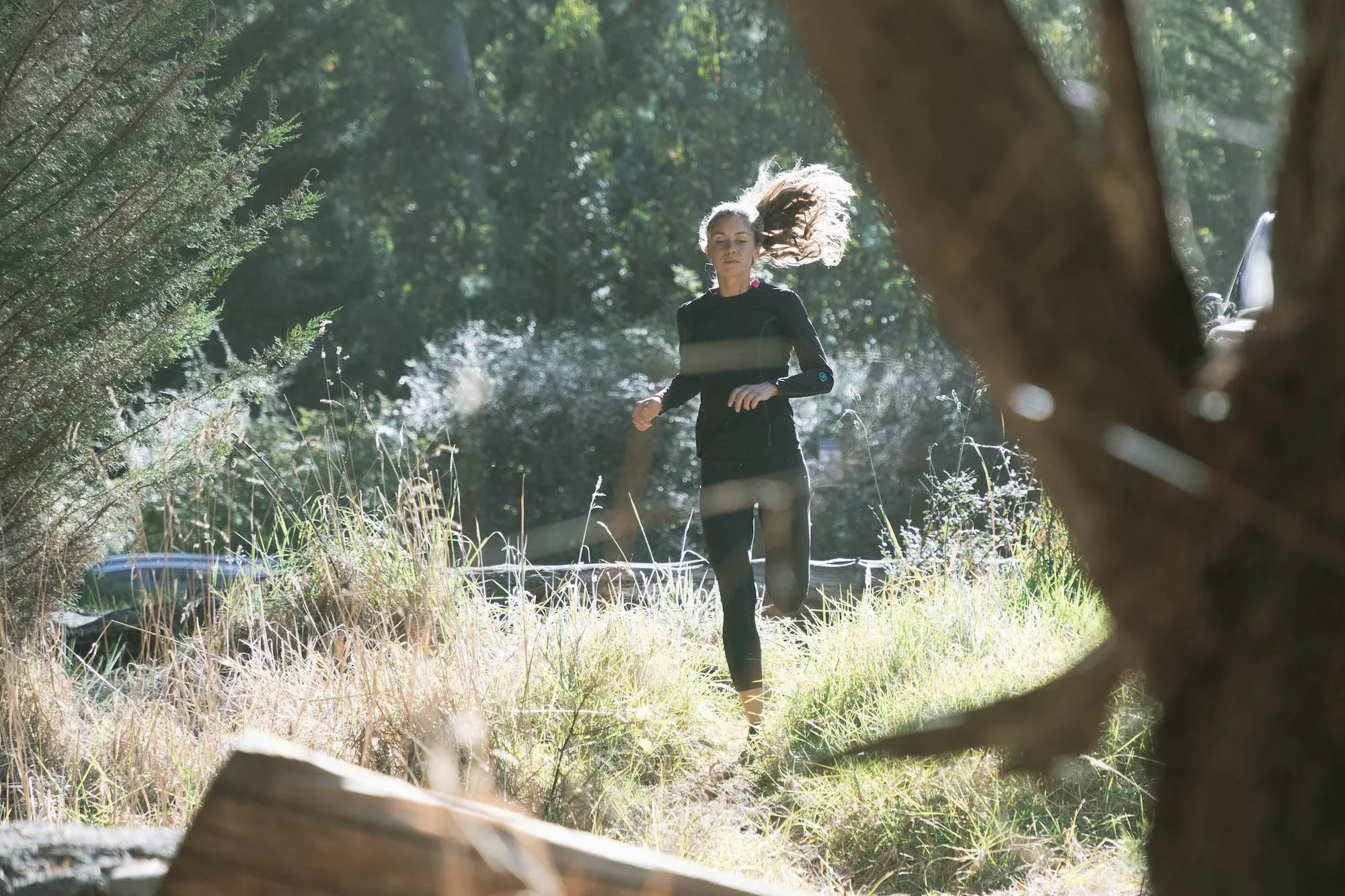 The Kanaha Hydrophobic Shirt for Women - Black (Hibiscus Pink)