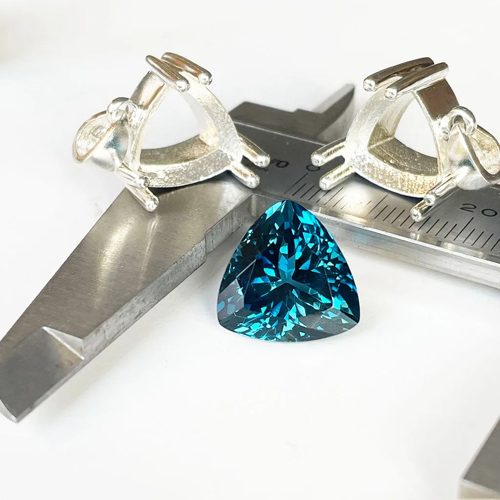 Topaz - London Blue Trilliant Cut - 13.03ct