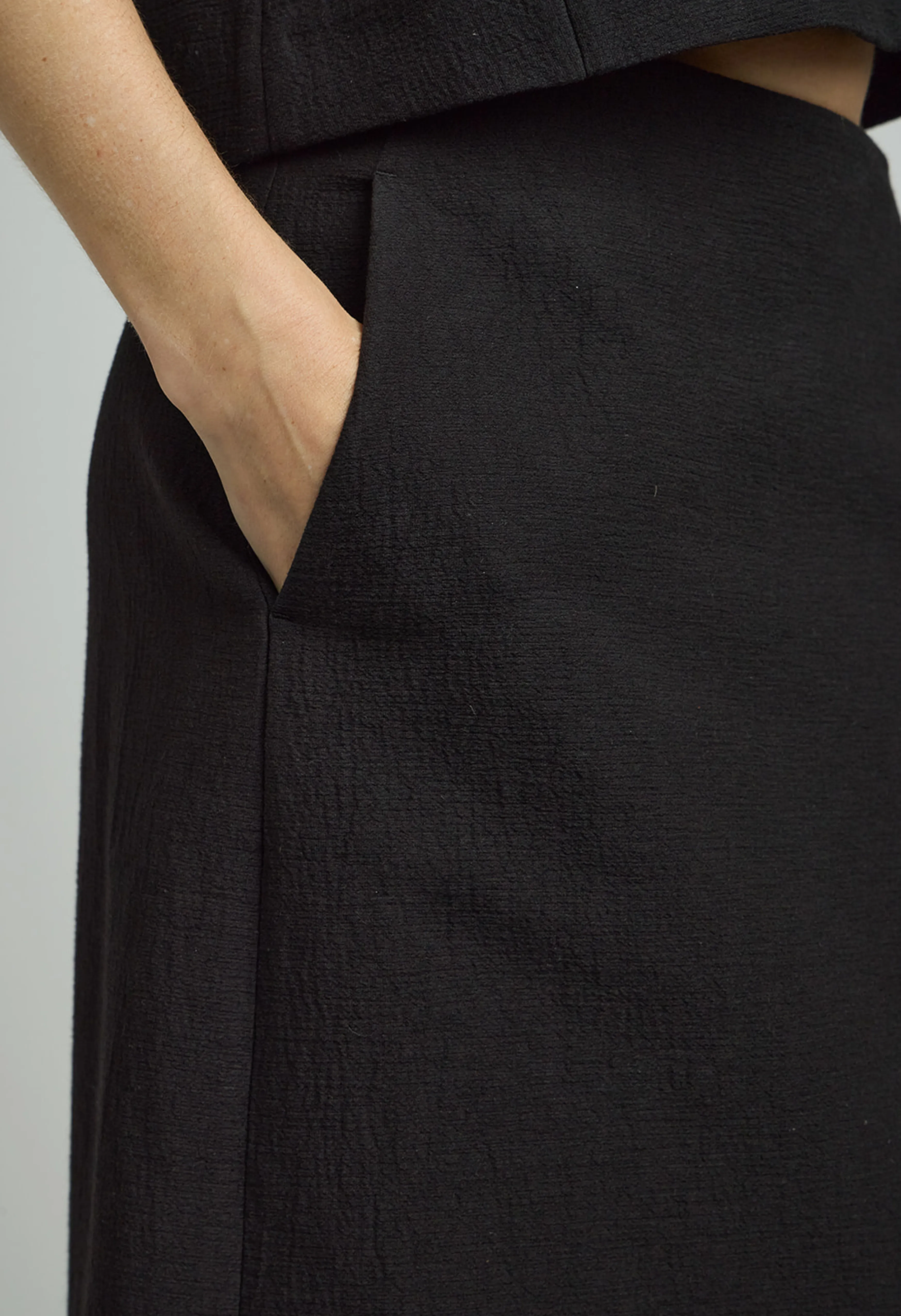 Trevy Tailored Skirt in Black