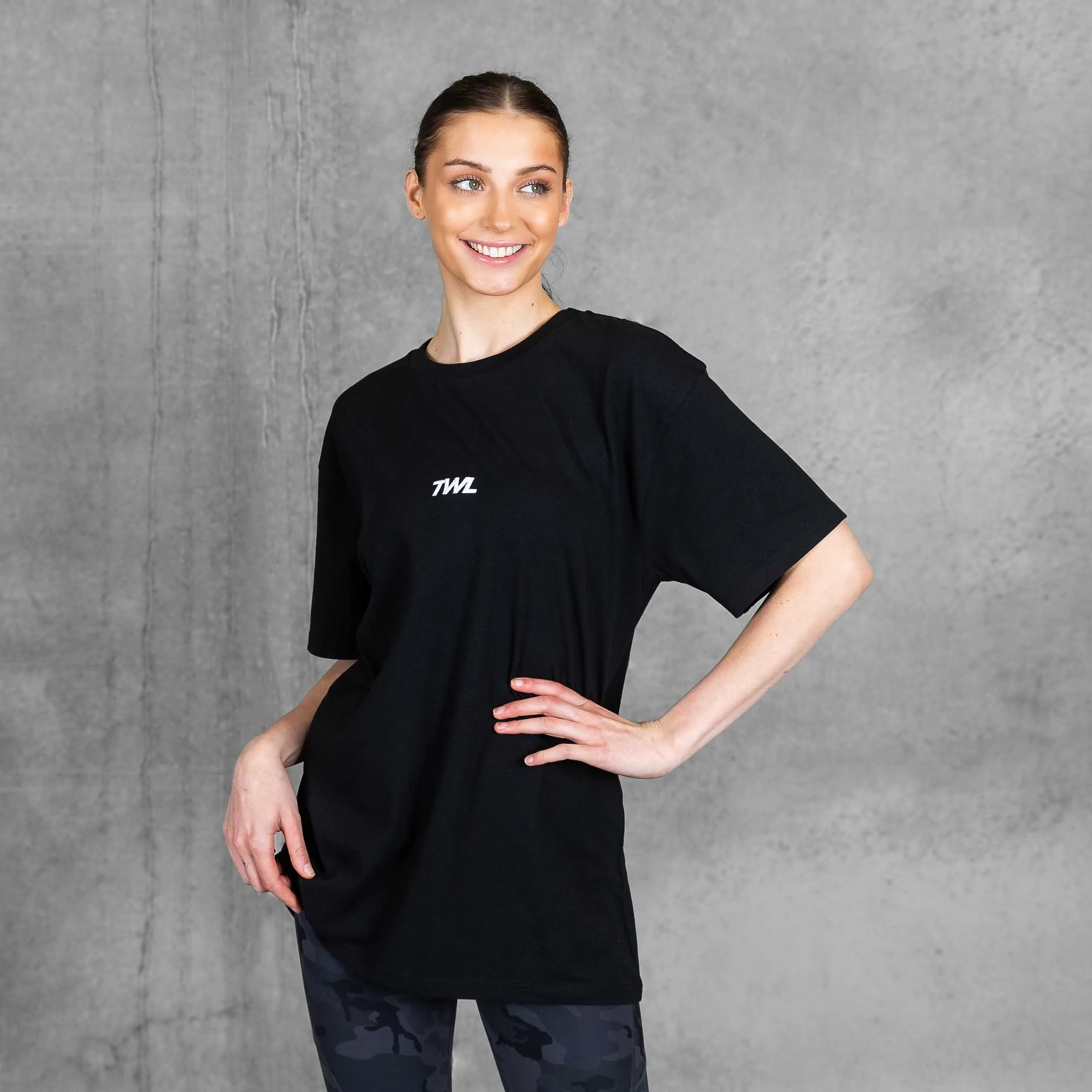 TWL - OVERSIZED T-SHIRT - BLACK/WHITE